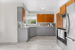 5825 N Burrage Ave, Portland, OR 97217 - Photo 15
