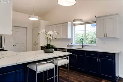 1060 Tyson Ln, Eugene, OR 97404 - Photo 11