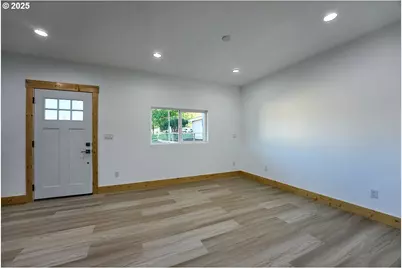 302 E Park St, Enterprise, OR 97828 - Photo 5