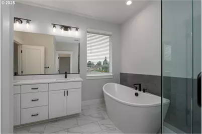 15241 SE Towers Ter, Milwaukie, OR 97267 - Photo 17