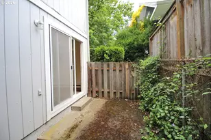 1822 SE Ash St, Portland, OR 97214 - Photo 11