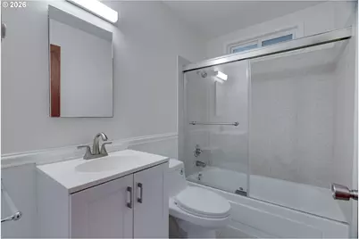 3954 N Borthwick Ave, Portland, OR 97227 - Photo 17