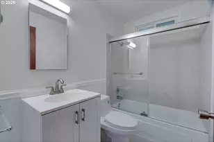 3954 N Borthwick Ave, Portland, OR 97227 - Photo 17