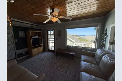 4567 Arch St, Florence, OR 97439 - Photo 7