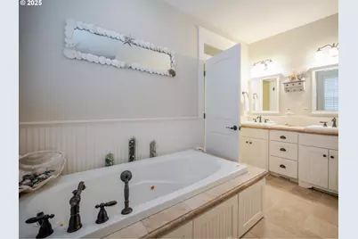 360 Hilltop Dr, Seaside, OR 97138 - Photo 25