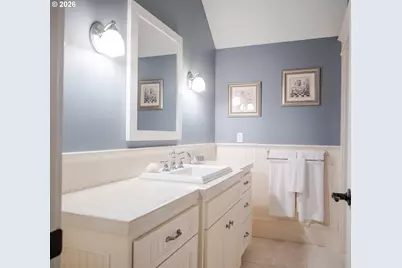 360 Hilltop Dr, Seaside, OR 97138 - Photo 31