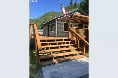 337 Main St, Scottsburg, OR 97473 - Photo 13