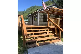 337 Main St, Scottsburg, OR 97473 - Photo 13