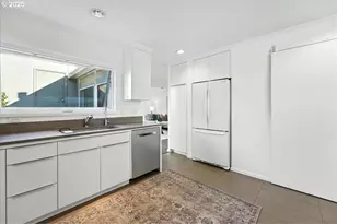 46 Condolea Ct, Lake Oswego, OR 97035 - Photo 11