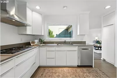 46 Condolea Ct, Lake Oswego, OR 97035 - Photo 9