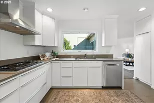 46 Condolea Ct, Lake Oswego, OR 97035 - Photo 9