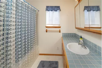 204 Miller St, Molalla, OR 97038 - Photo 13