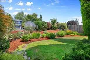 12246 NW Kearney St, Portland, OR 97229 - Photo 37