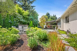 12246 NW Kearney St, Portland, OR 97229 - Photo 33