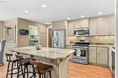 12246 NW Kearney St, Portland, OR 97229 - Photo 7