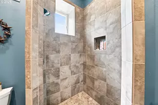 239 Winchester Creek Ave, Winchester, OR 97495 - Photo 35