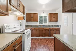 7620 SE Crystal Springs Blvd, Portland, OR 97206 - Photo 15