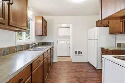 7620 SE Crystal Springs Blvd, Portland, OR 97206 - Photo 13