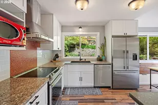 5817 SW Alfred St, Portland, OR 97219 - Photo 19