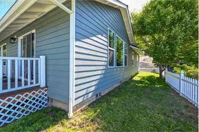 2804 NW Daysha Dr, Roseburg, OR 97471 - Photo 33
