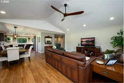 2804 NW Daysha Dr, Roseburg, OR 97471 - Photo 11