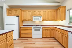 1243 Delrose Dr, Springfield, OR 97477 - Photo 15