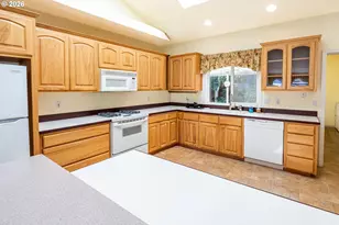 1243 Delrose Dr, Springfield, OR 97477 - Photo 13