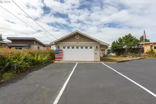 605 SW Coast Ave, Depoe Bay, OR 97341 - Photo 35