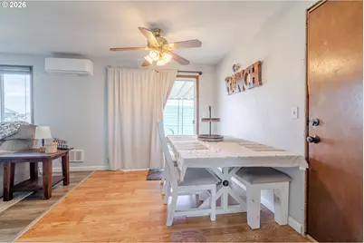885 W Carolina St, Lebanon, OR 97355 - Photo 9