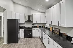 4559 47th Ave NE, Salem, OR 97305 - Photo 13