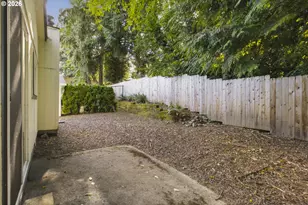 4665 NE 119th Ave, Portland, OR 97220 - Photo 39