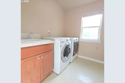 17980 NW Rapid St, Beaverton, OR 97006 - Photo 41