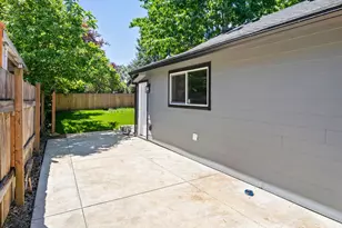 8042 SE Tolman St, Portland, OR 97206 - Photo 33