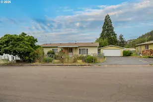 172 W Kristen Ct, Roseburg, OR 97471 - Photo 3