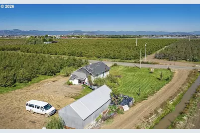2938 E Vilas Rd, Medford, OR 97501 - Photo 7