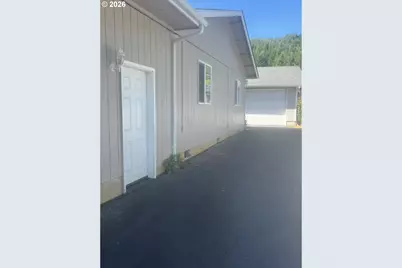142 Swain Ct, Reedsport, OR 97467 - Photo 3