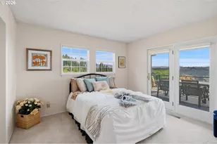 2105 NW Couch St, Camas, WA 98607 - Photo 15