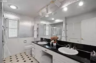 2105 NW Couch St, Camas, WA 98607 - Photo 17
