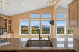2105 NW Couch St, Camas, WA 98607 - Photo 13