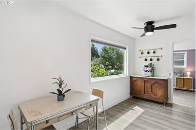 9805 N Clarendon Ave, Portland, OR 97203 - Photo 17