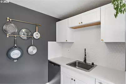 9805 N Clarendon Ave, Portland, OR 97203 - Photo 13