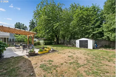 9805 N Clarendon Ave, Portland, OR 97203 - Photo 31