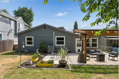9805 N Clarendon Ave, Portland, OR 97203 - Photo 33