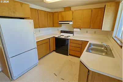 1600 S 16th St, Coos Bay, OR 97420 - Photo 11