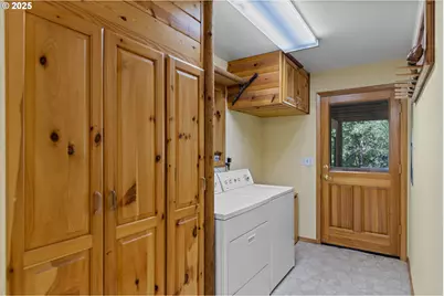 1470 E Willis Creek Rd, Winston, OR 97496 - Photo 25