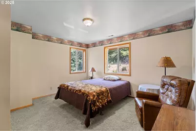 1470 E Willis Creek Rd, Winston, OR 97496 - Photo 33