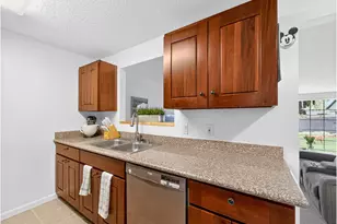 7812 SE Crystal Springs Blvd, Portland, OR 97206 - Photo 5