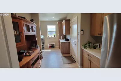 879 Pebble Crk St, Sutherlin, OR 97479 - Photo 15
