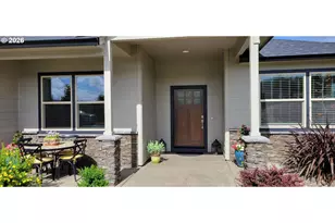 879 Pebble Creek St, Sutherlin, OR 97479 - Photo 3