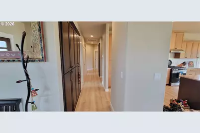 879 Pebble Crk St, Sutherlin, OR 97479 - Photo 11